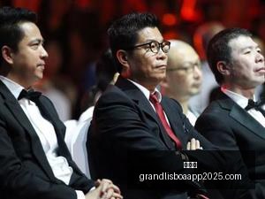 雷蛇电竞设,备升级,战队再战巅,新葡京,新葡京app,新葡京娱乐,新普京赌场